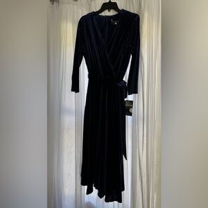 Women’s velvet Maison Tara tied dress long sleeve